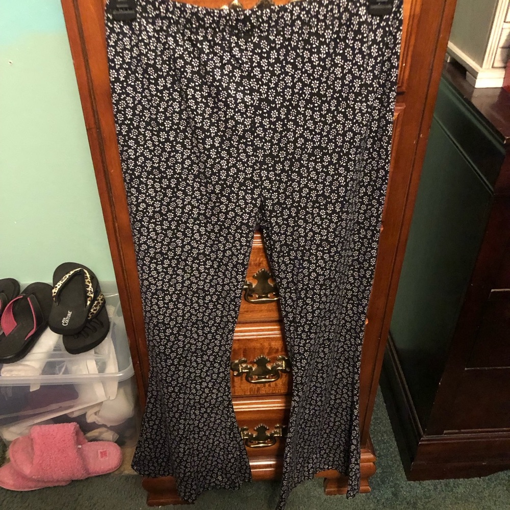 EUC LA Winner Flair Pull On Stretch Pants